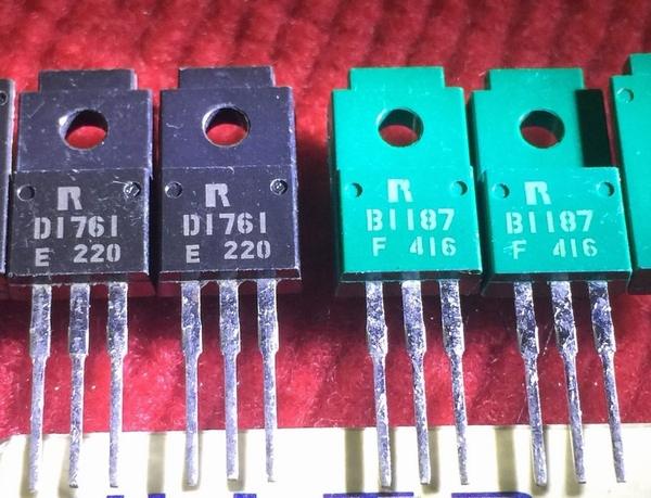 2SD1761 2SB1187 D1761 B1187 1black 1green Pair 5PCS/LOT 2SD1761 2SB1187 D1761 B1187 1black 1green Pair 5PCS/LOT