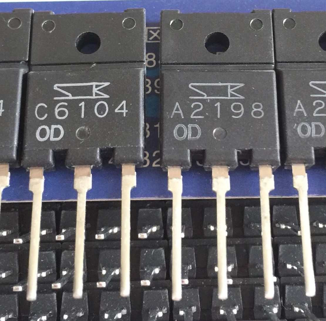 2SC6104/2SA2198/C6104/A2198 pair 5pcs/lot 2SC6104/2SA2198/C6104/A2198 pair 5pcs/lot