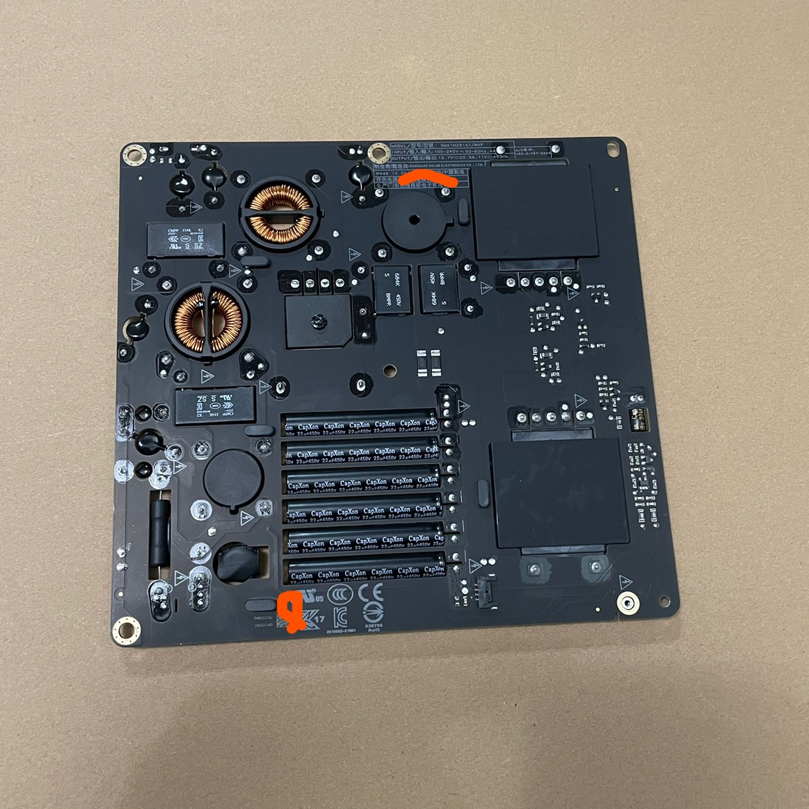 Apple Studio Display 27“ power supply board