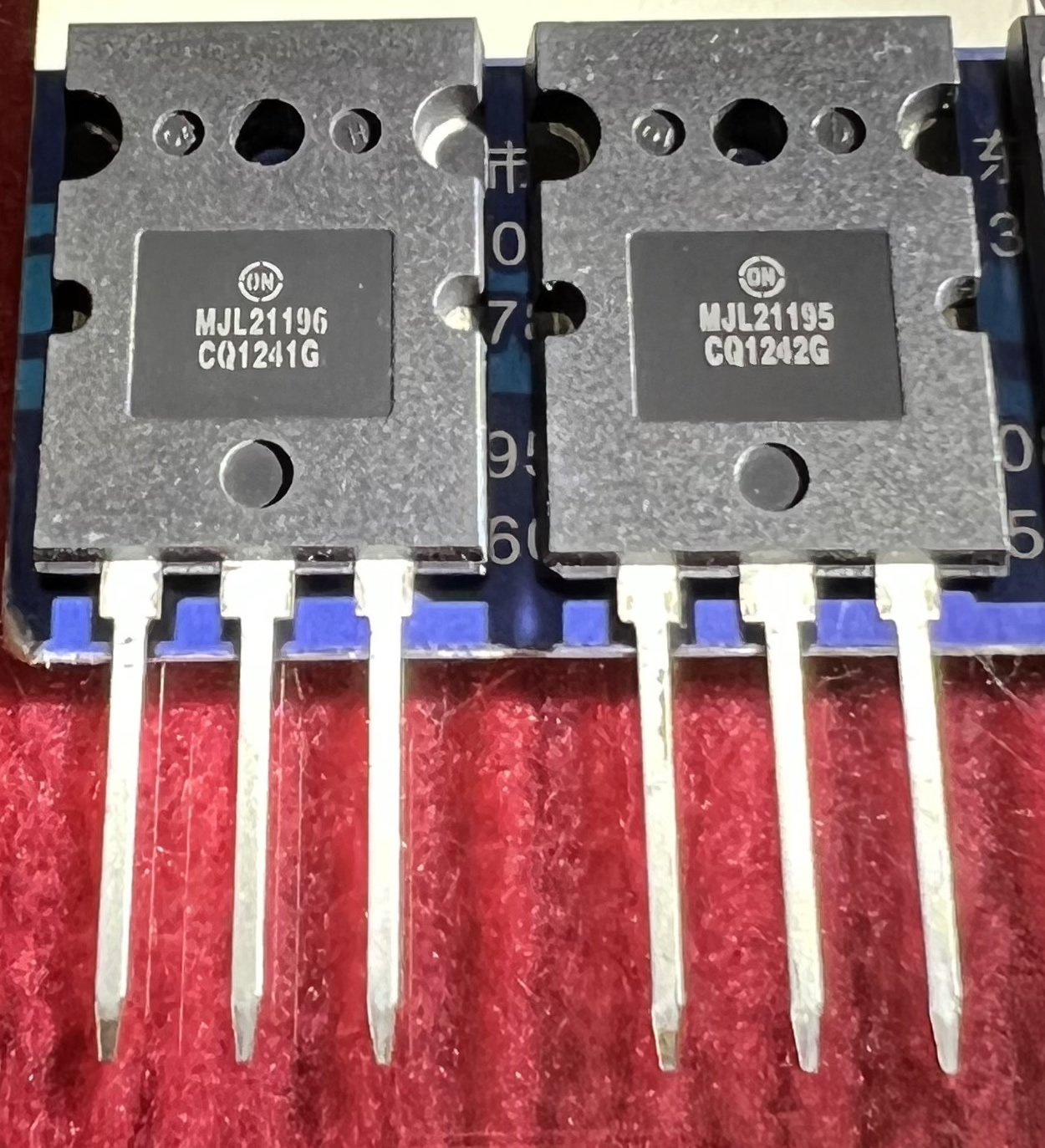 MJL21195 MJL21196   ON mathced paired MJL21195 MJL21196   ON mathced paired