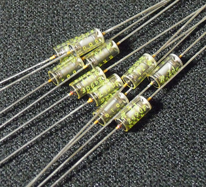 VISHAY RNR55C 137R 0.25W 3.7x8 Gold Tin lead HIFI resistor