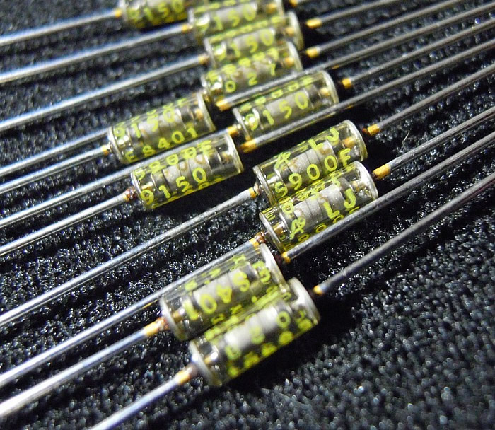 VISHAY RNR55C 174R 0.25W 2.7x7 Gold Tin lead HIFI resistor