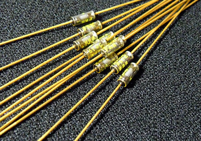 VISHAY RNR55C 2.21K 0.25W 2.7x7 Gold lead HIFI resistor