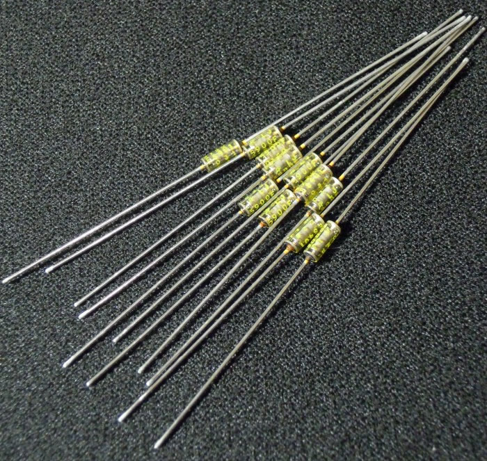 VISHAY RNR55C 2.61K 0.25W 2.7x7 Gold Tin lead HIFI resistor