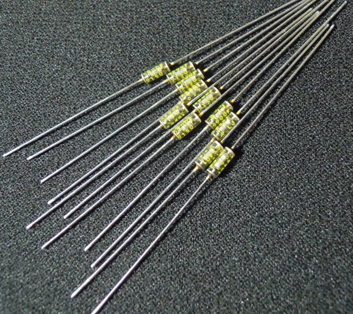 VISHAY RNR55C 274R 0.25W 3.7x8 Gold Tin lead HIFI resistor