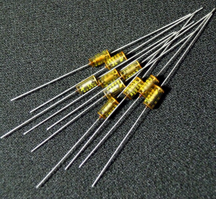 VISHAY RNR55C 30.1R 0.25W 3.7x8 Tin lead HIFI resistor