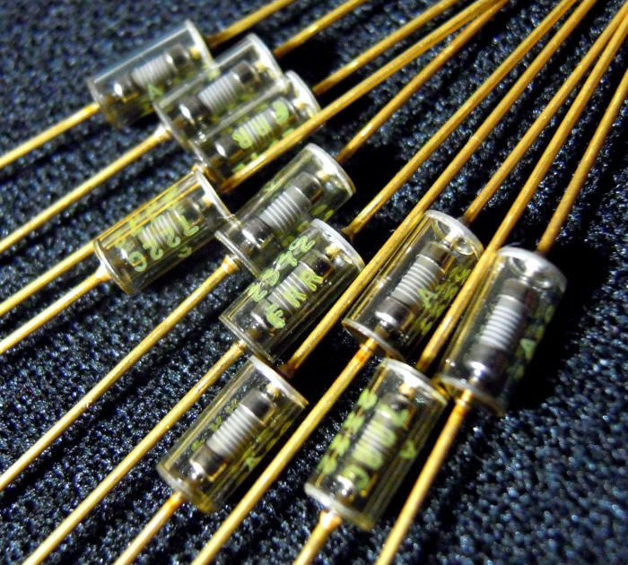 VISHAY RNR55C 42.2K 0.25W 3.7x8 Gold lead HIFI resistor