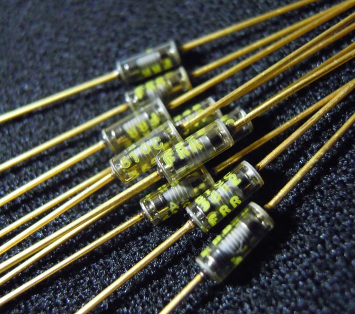 VISHAY RNR55C 5R 0.25W 2.7x7 Gold lead HIFI resistor