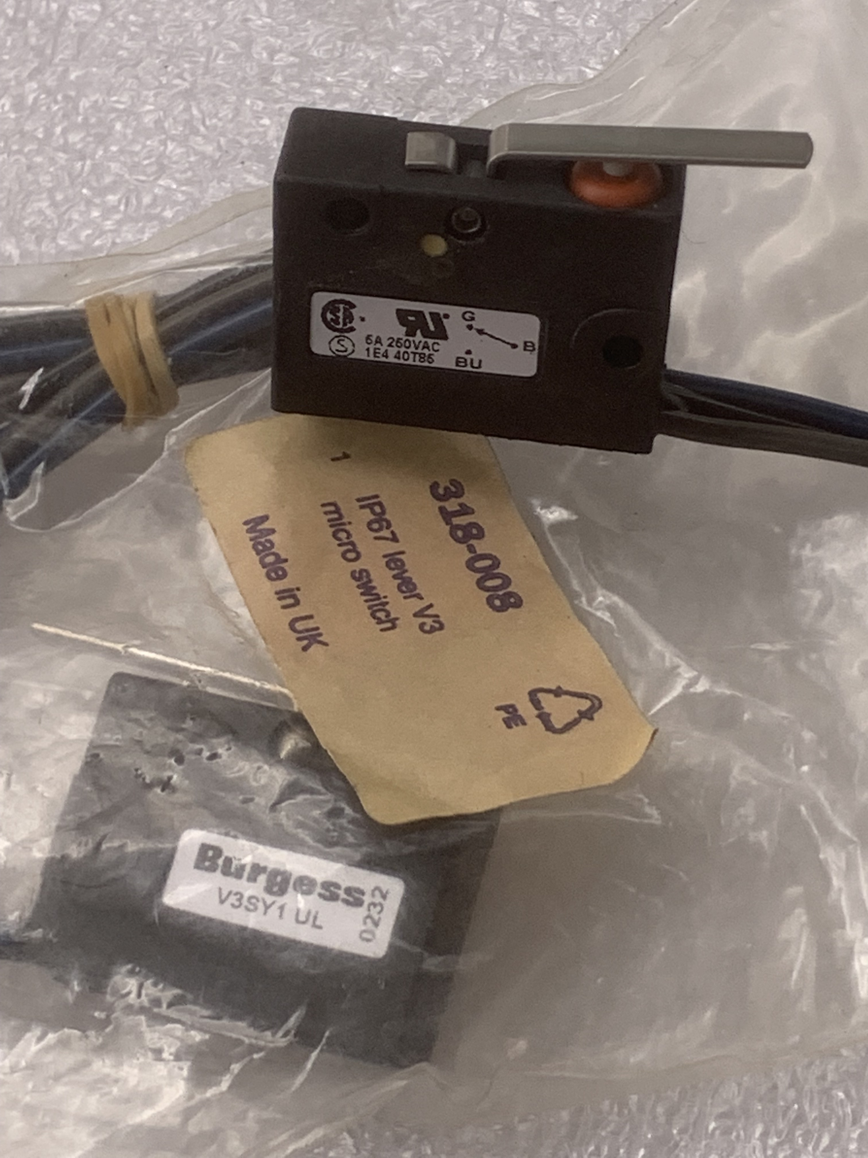 BURGESS V3SY1UL  318-008 micro switch 250VAC 5A 55cm waterproof
