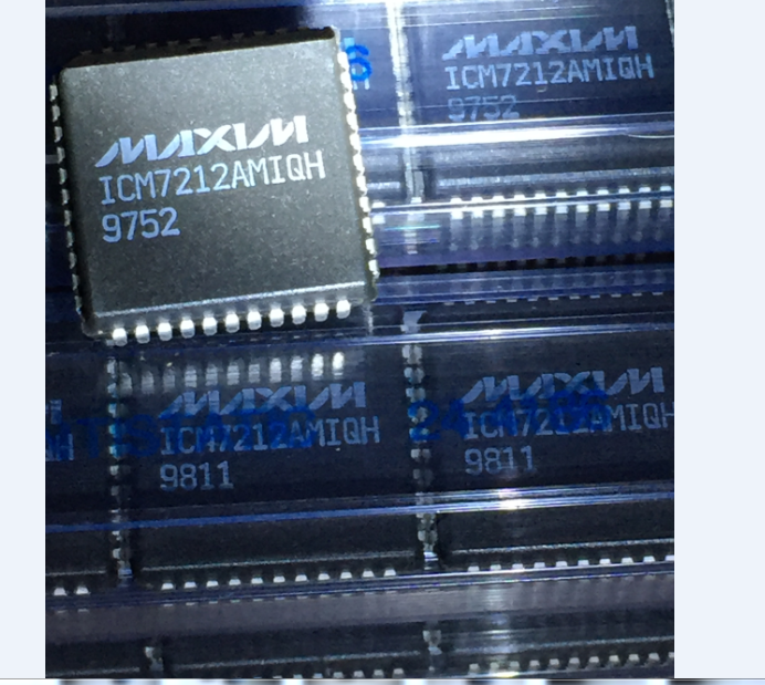 ICM7212AMIQH