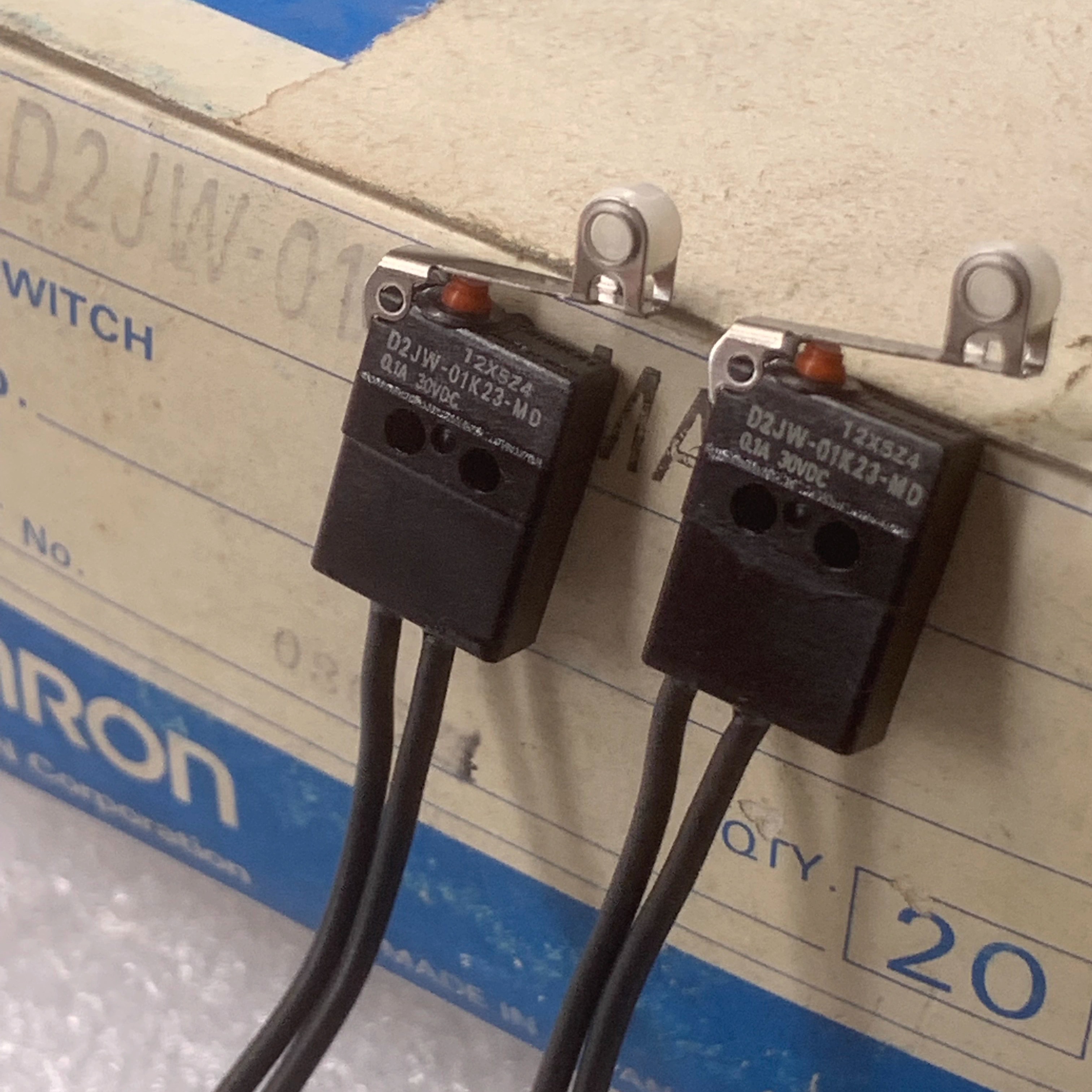 D2JW-01K23-MD OMRON switch 20cm