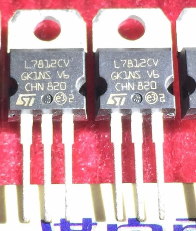 LM7812 L7812CV 5pcs/lot
