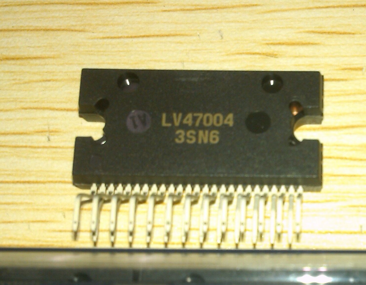 LV47004