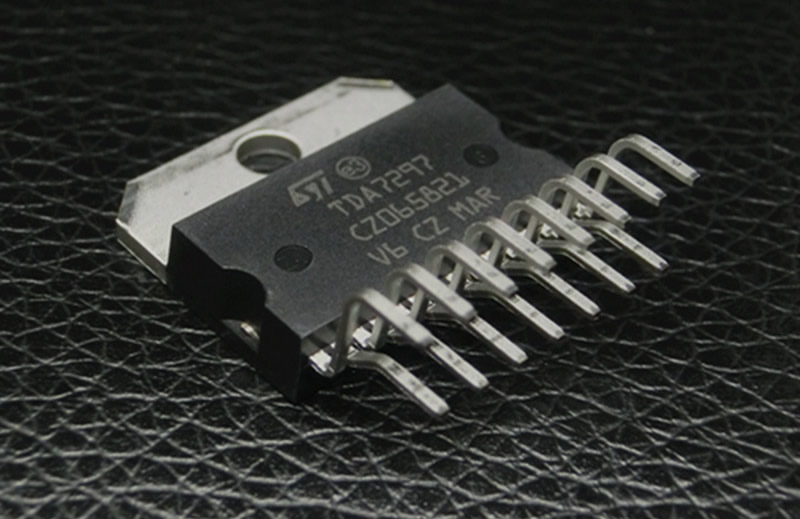 ST TDA7297  6.5-18V 15W*2 ZIP-15 amplifier new