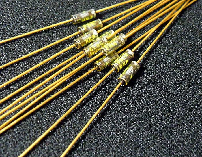 VISHAY RNR55C 221K 0.25W 2.7x7 Gold lead HIFI resistor