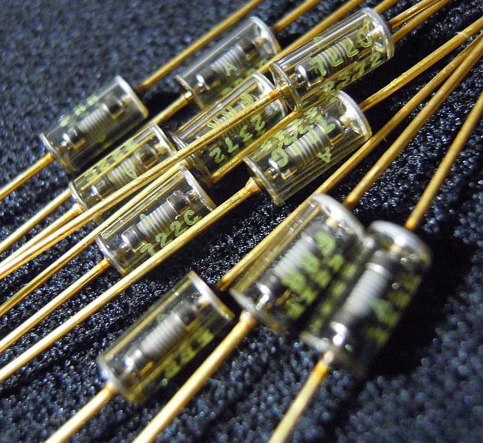 VISHAY RNR55C 23.7K 0.25W 3.7x8 Gold lead HIFI resistor ,