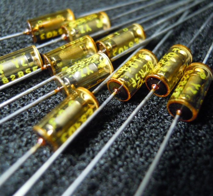 VISHAY RNR55C 26.1R 0.25W 3.7x8 Tin lead HIFI resistor