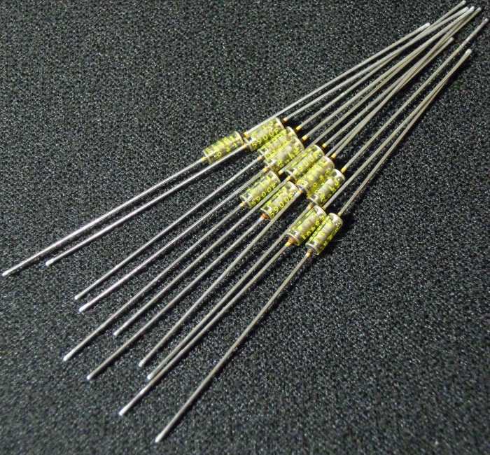 VISHAY RNR55C 698R 0.25W 2.7x7 Gold Tin lead HIFI resistor