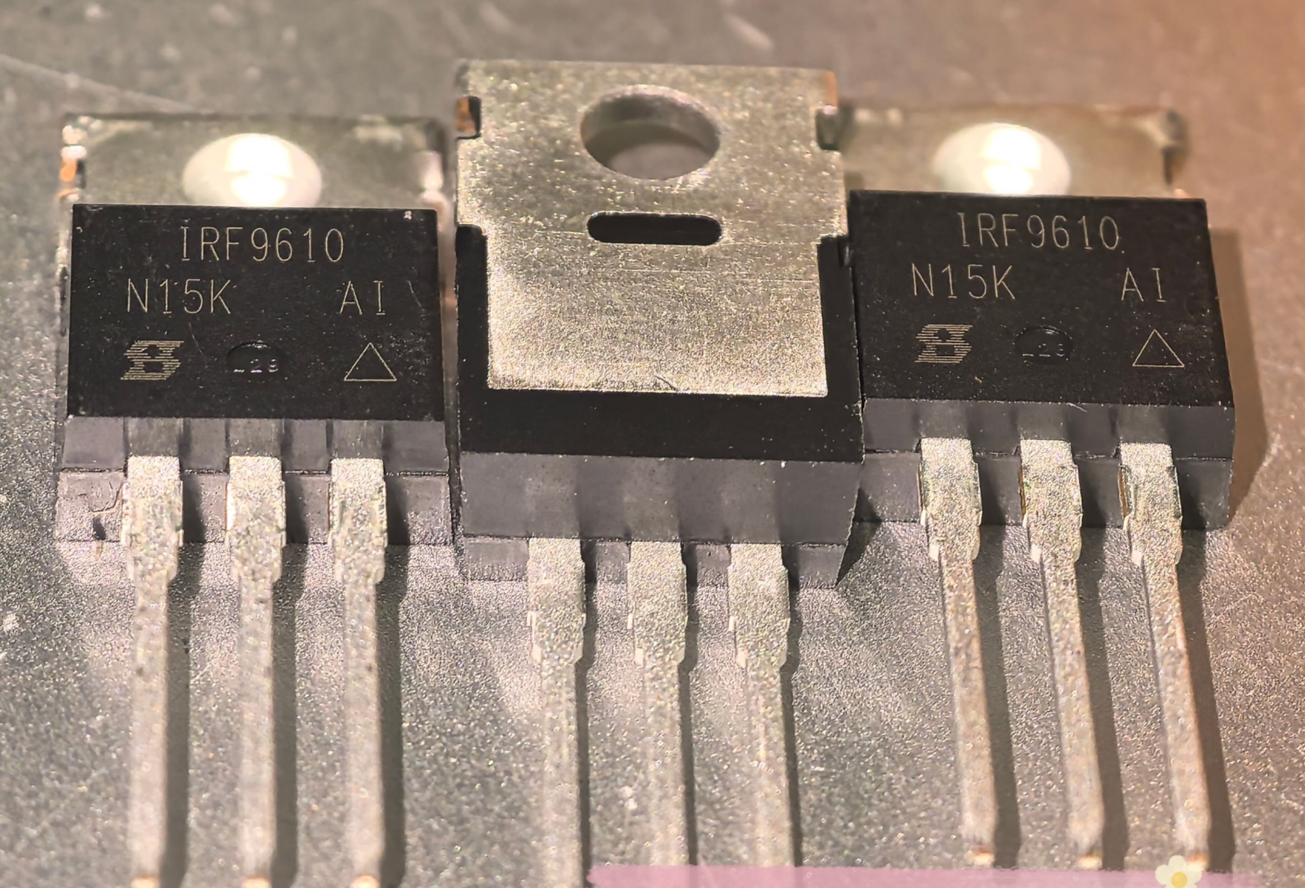 New Original IRF9610 IRF9610PBF 200V3A TO220 5pcs/lot
